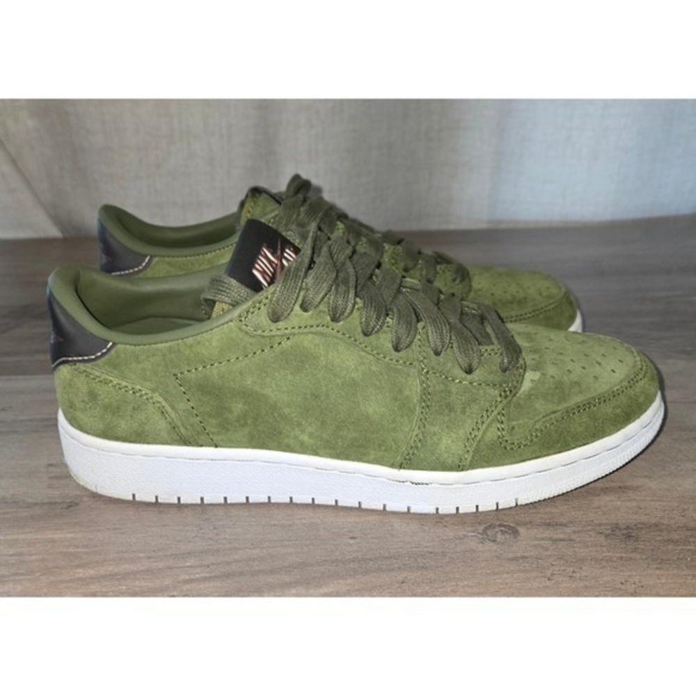 Nike Air Jordan 1 Low Olive Green Suede Casual Sneakers 7 Y/W